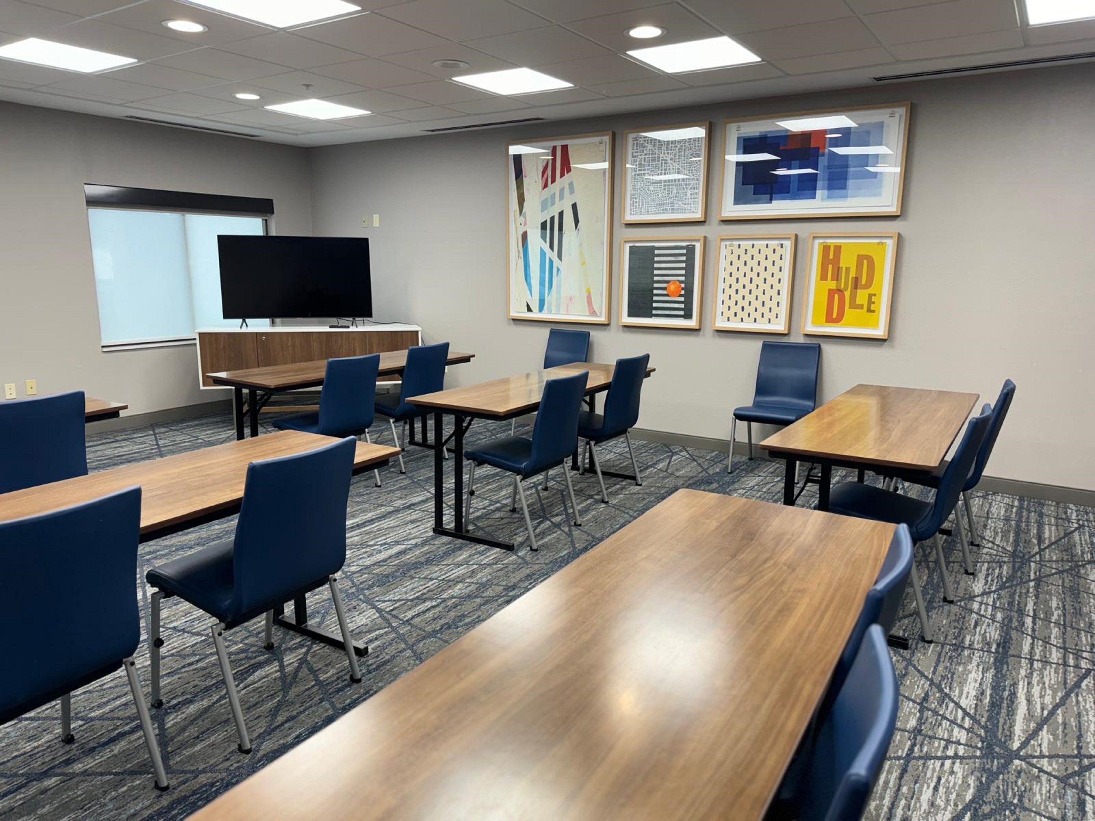 Holiday Inn Express Hotel & Suites Ripley 65/68