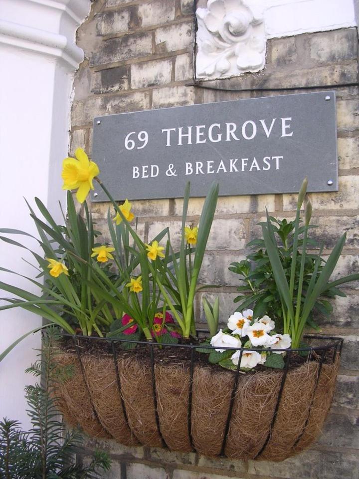 69Thegrove 2/9