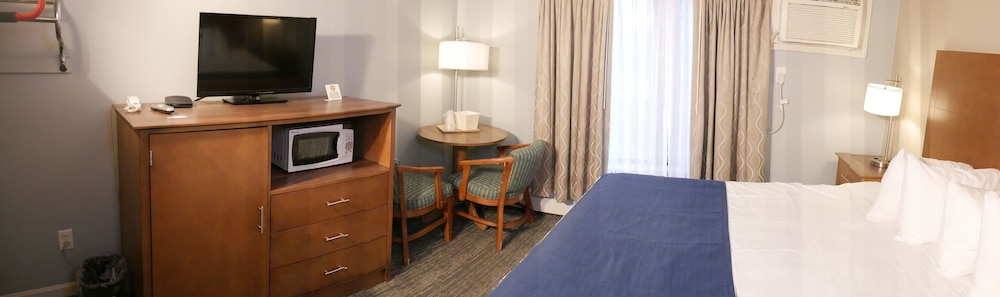 Hampton Village Resort 16/54