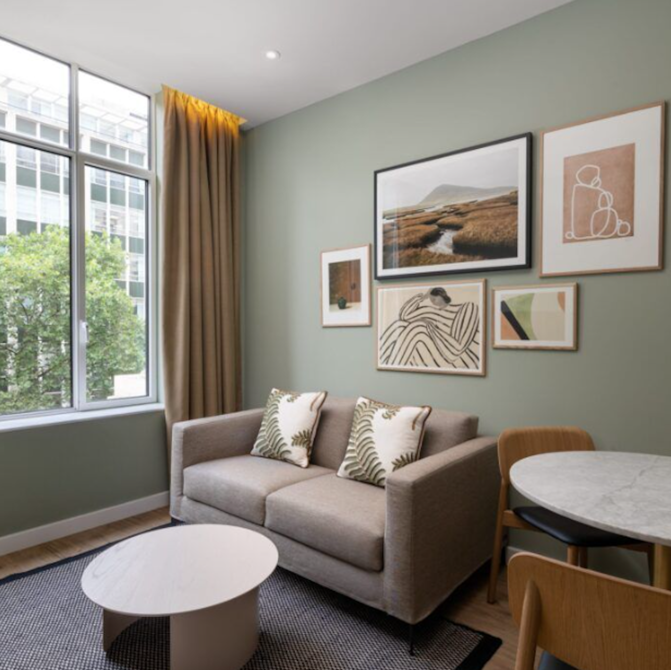 The Lincoln Suites 17/22
