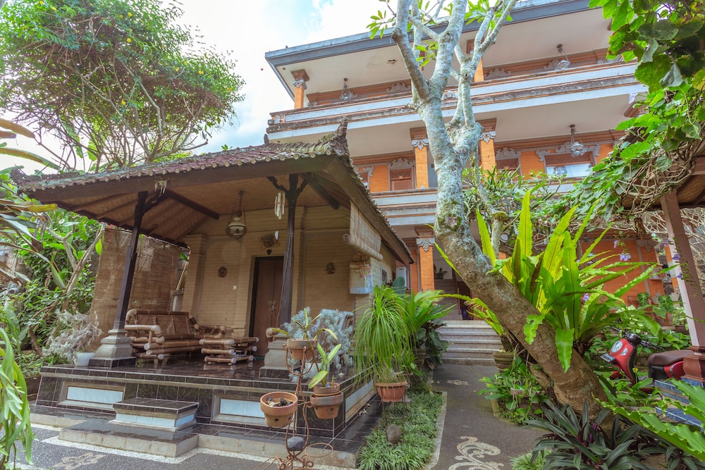 Teba House 8/68