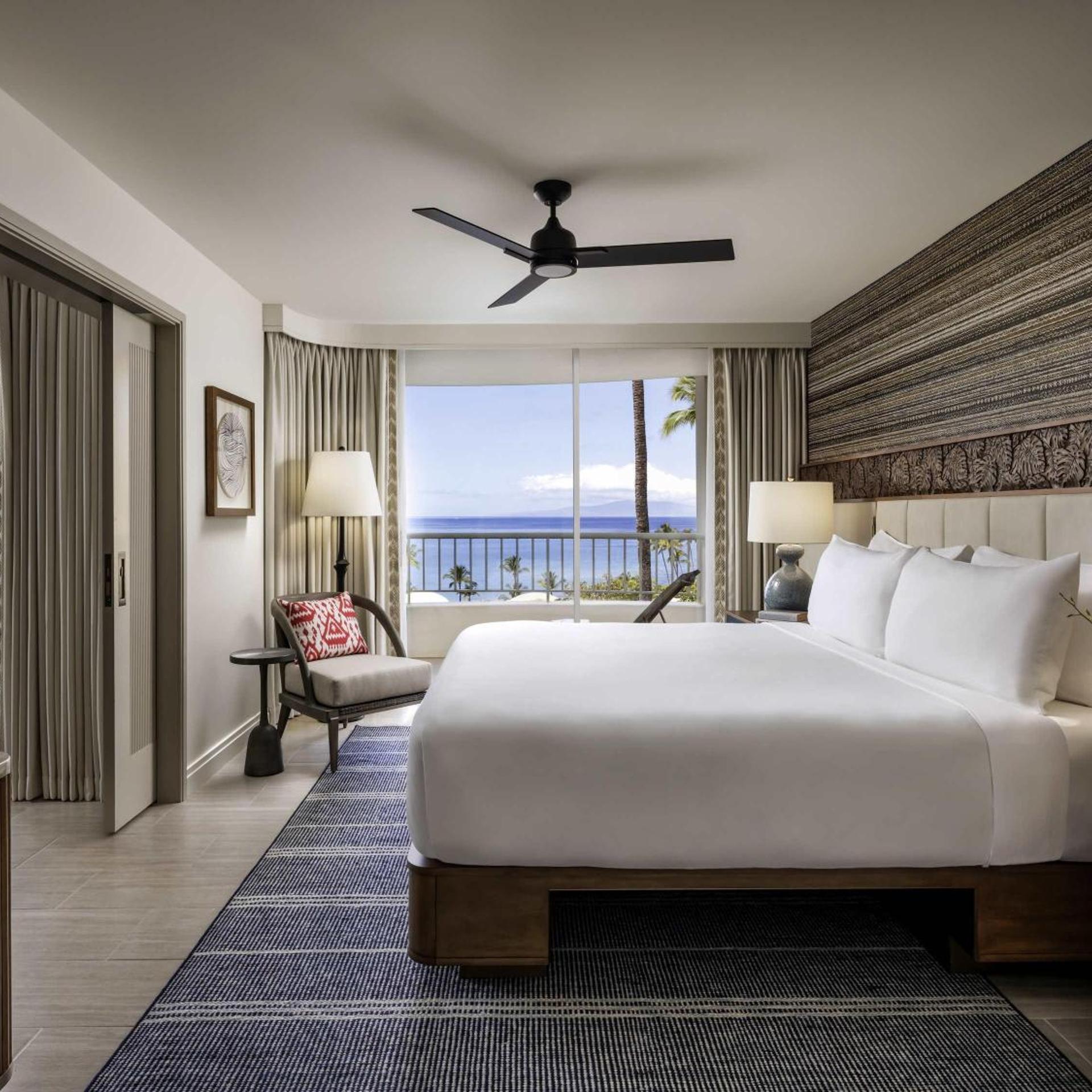 Deluxe, Suite, King Bed, Ocean View, Sofa