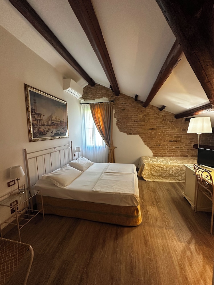 VILLA CASANOVA 11/52
