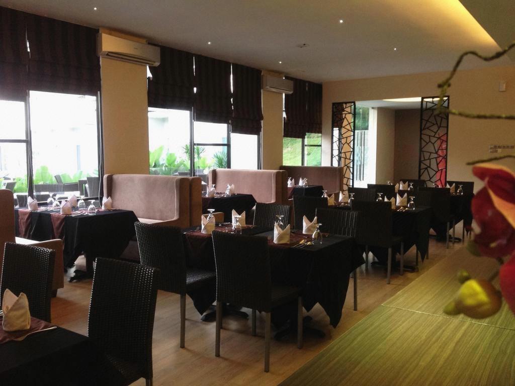 Grand Kecubung Hotel Pangkalan Bun 22/28