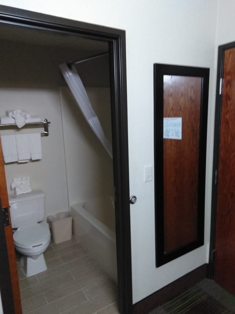Quality Inn & Suites Mount Vernon 9/17
