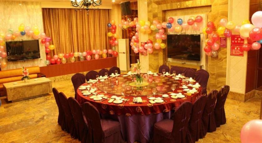 Regency Hotel 49/56
