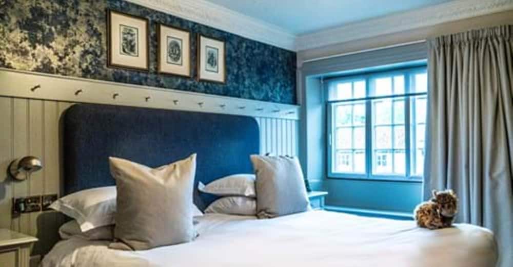 Feversham Arms Hotel Verbena Spa 57/75