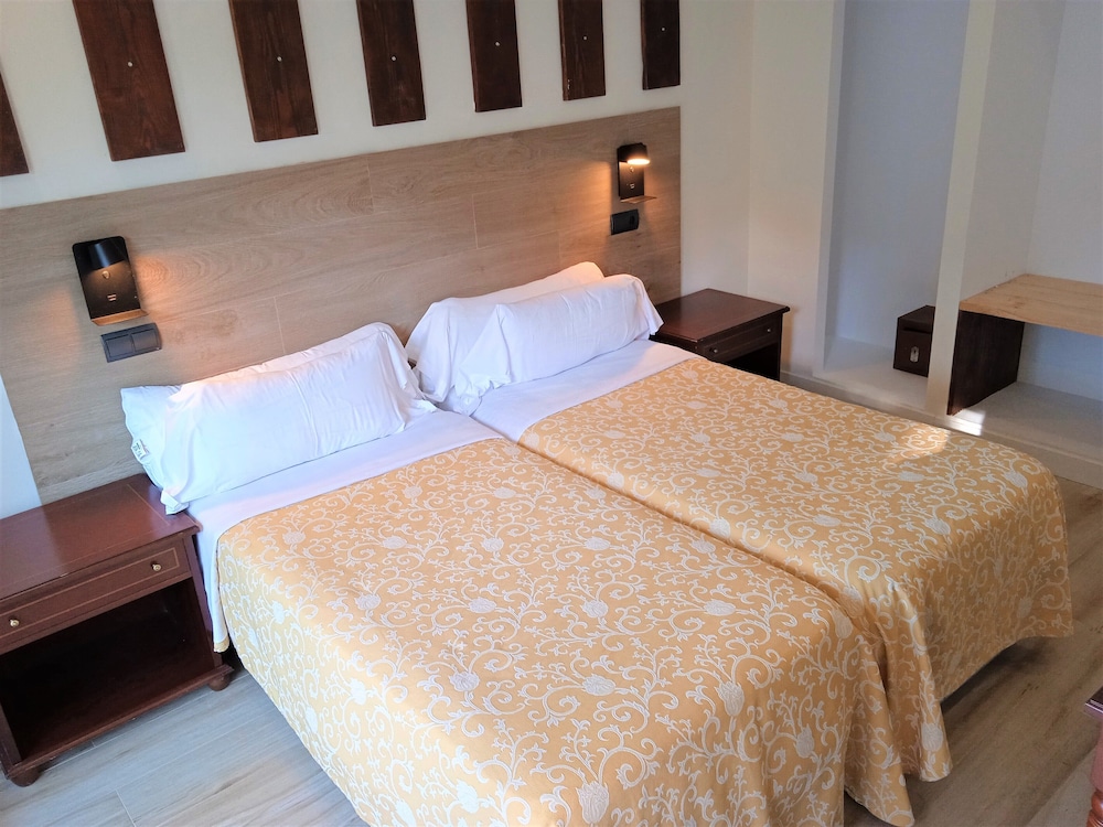 Hotel 153 18/71