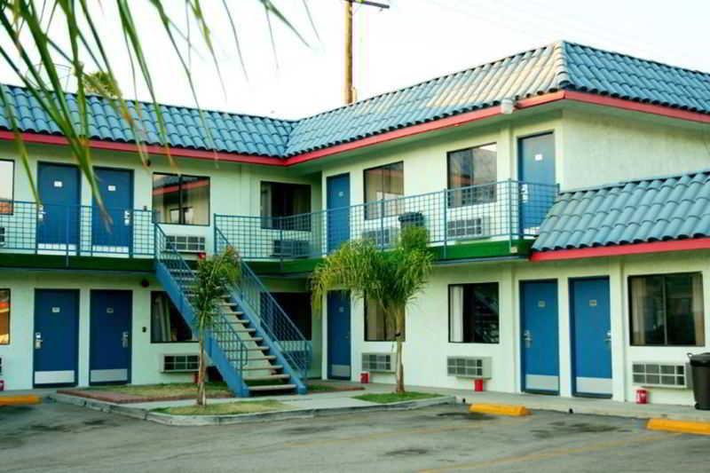 TIFFANY INN CORONA(FORMERLY KNIGHTS INN CORONA) 2/6
