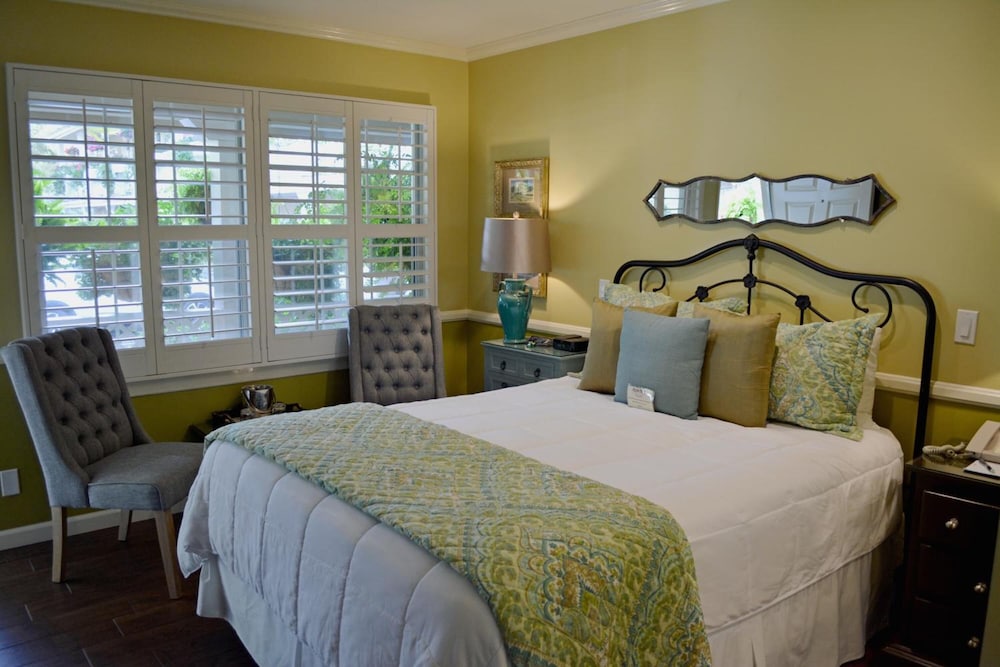 Apple Farm Inn 19/65