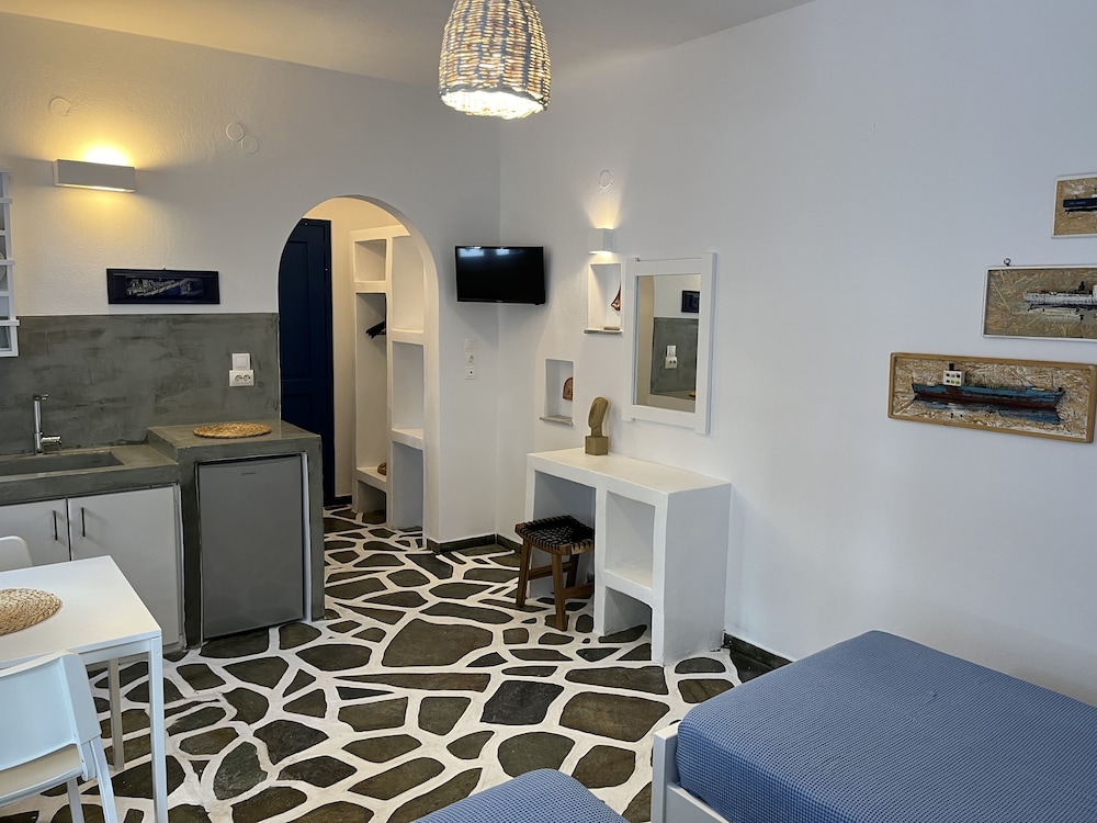 Angelina Studios 24/49