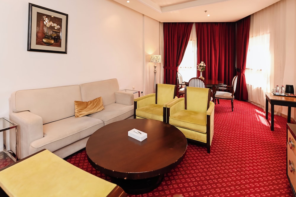 Red Castle Hotel 31/50