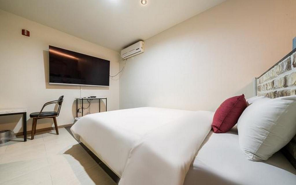 Hotel Mime 12/51
