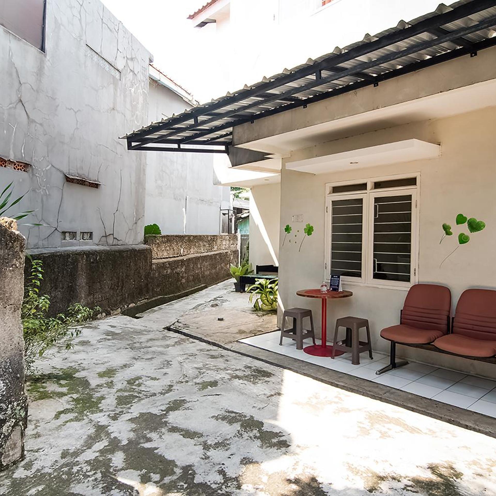 SPOT ON 3988 Kost Carmelia Baranangsiang Syariah 5/45