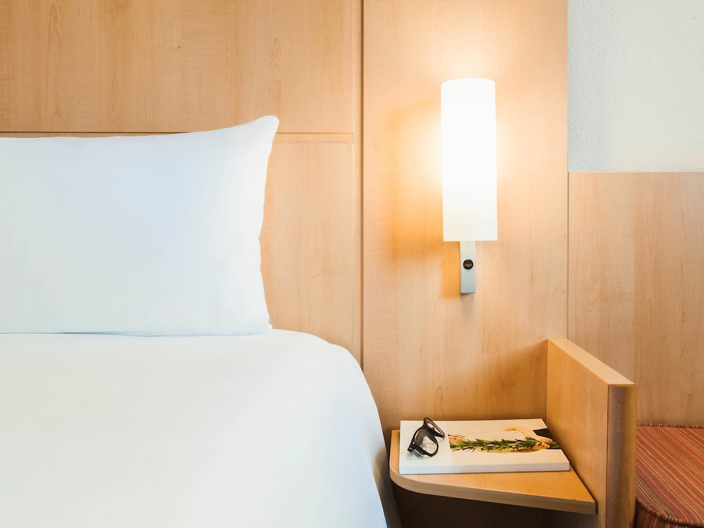 Ibis Liverpool Centre Albert Dock Liverpool One 20/71