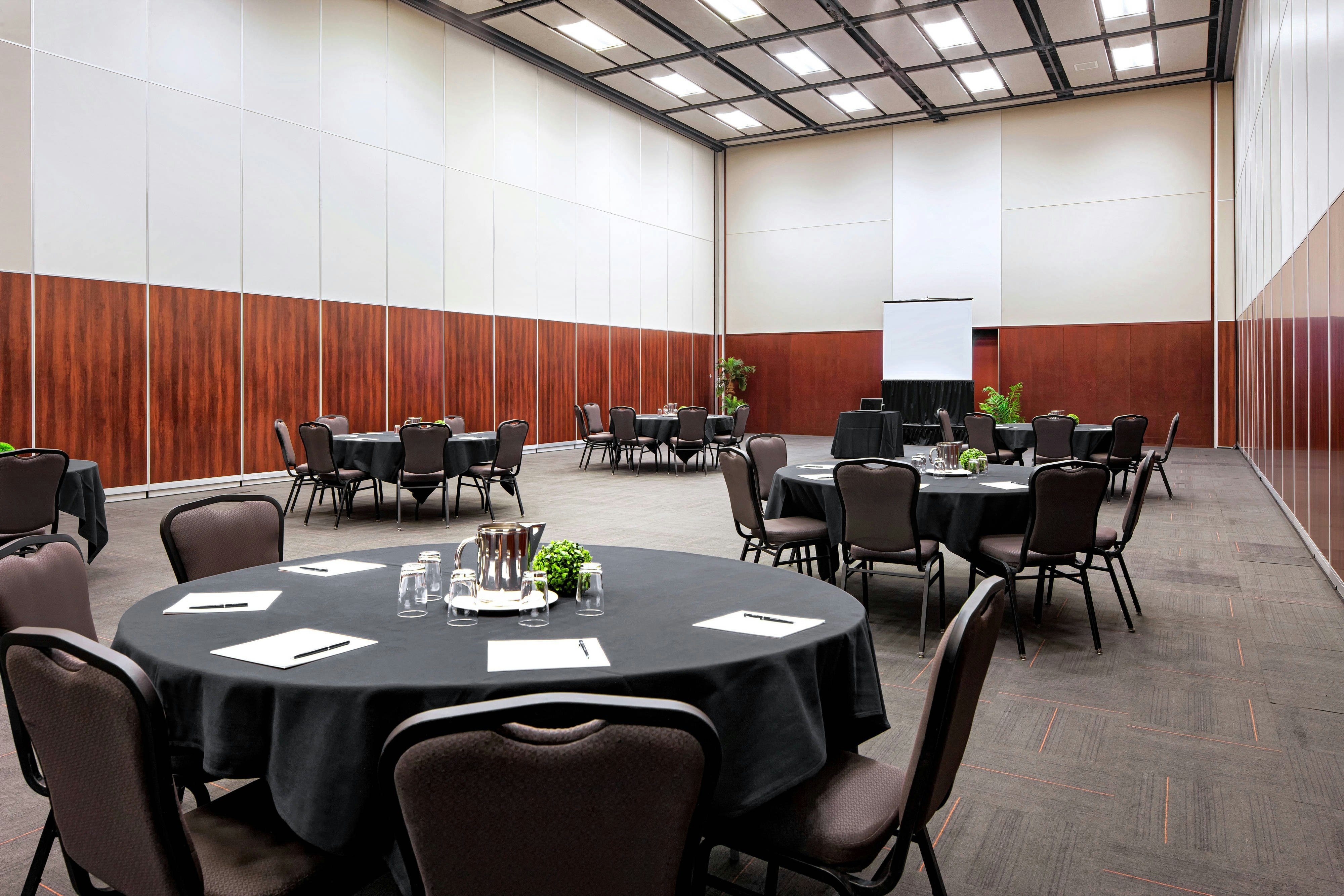 Four Points By Sheraton Levis Convention Center 4/4