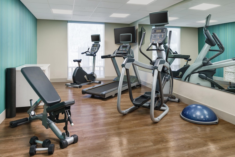 Holiday Inn Express & Suites Oakhurst Yosemite Park Area 26/48