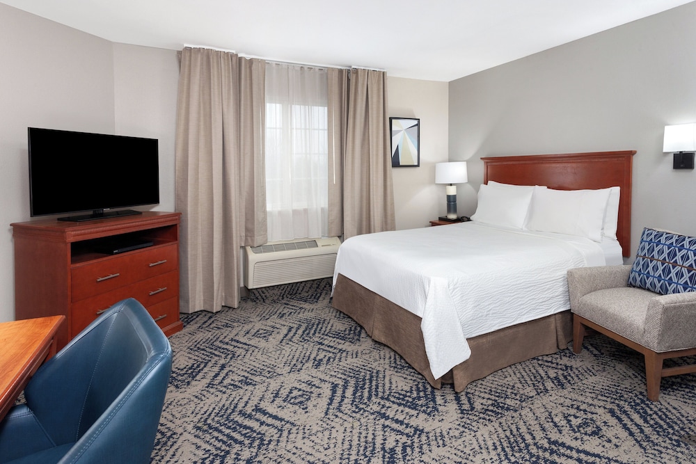 Candlewood Suites Louisville North 27/67