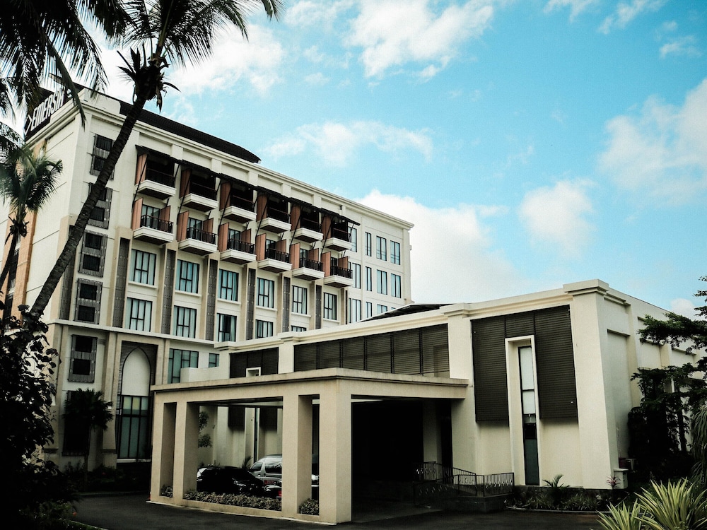 Emersia Hotel and Resort Batu Sangkar 1/16