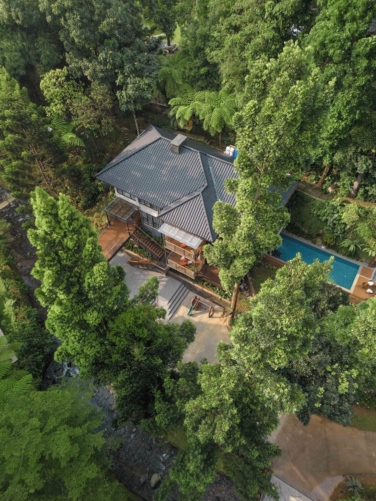 Plataran Puncak Villas 25/48