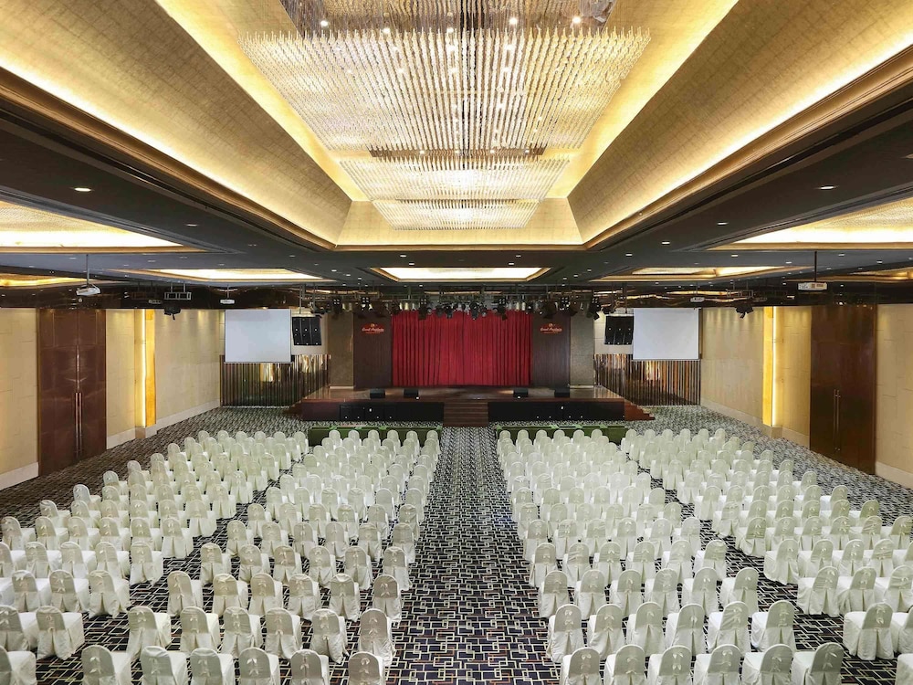 Grand Mercure Maha Cipta Medan Angkasa 10/69