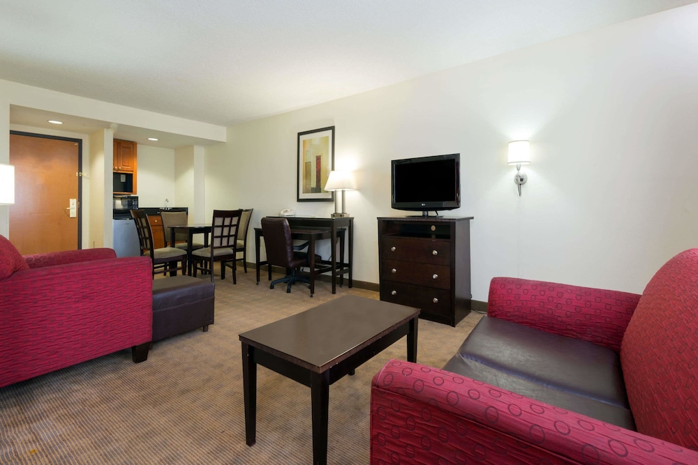 Wingate By Wyndham Montgomery 24/43