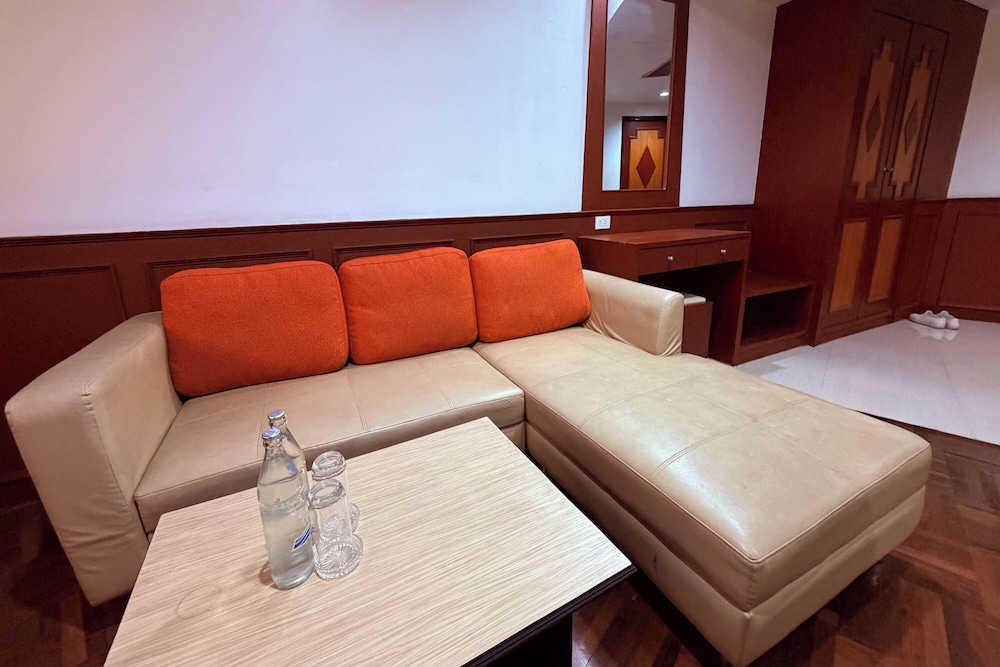 Ayutthaya Grand Hotel 21/41