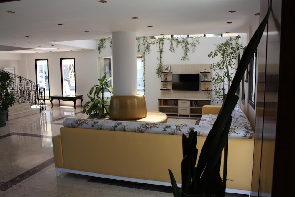 Hotel Bronze 8/45