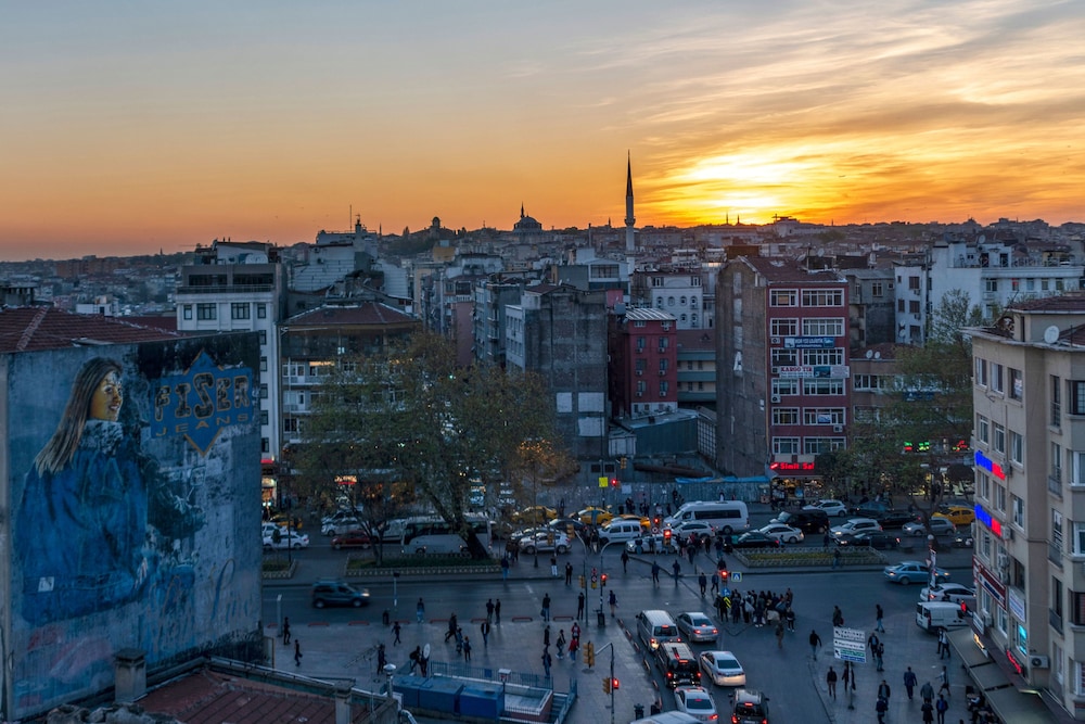 Erbazlar Hotel 43/45