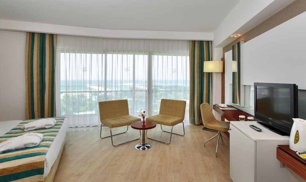 Sunis Evren Beach Resort Hotel and Spa 38/66