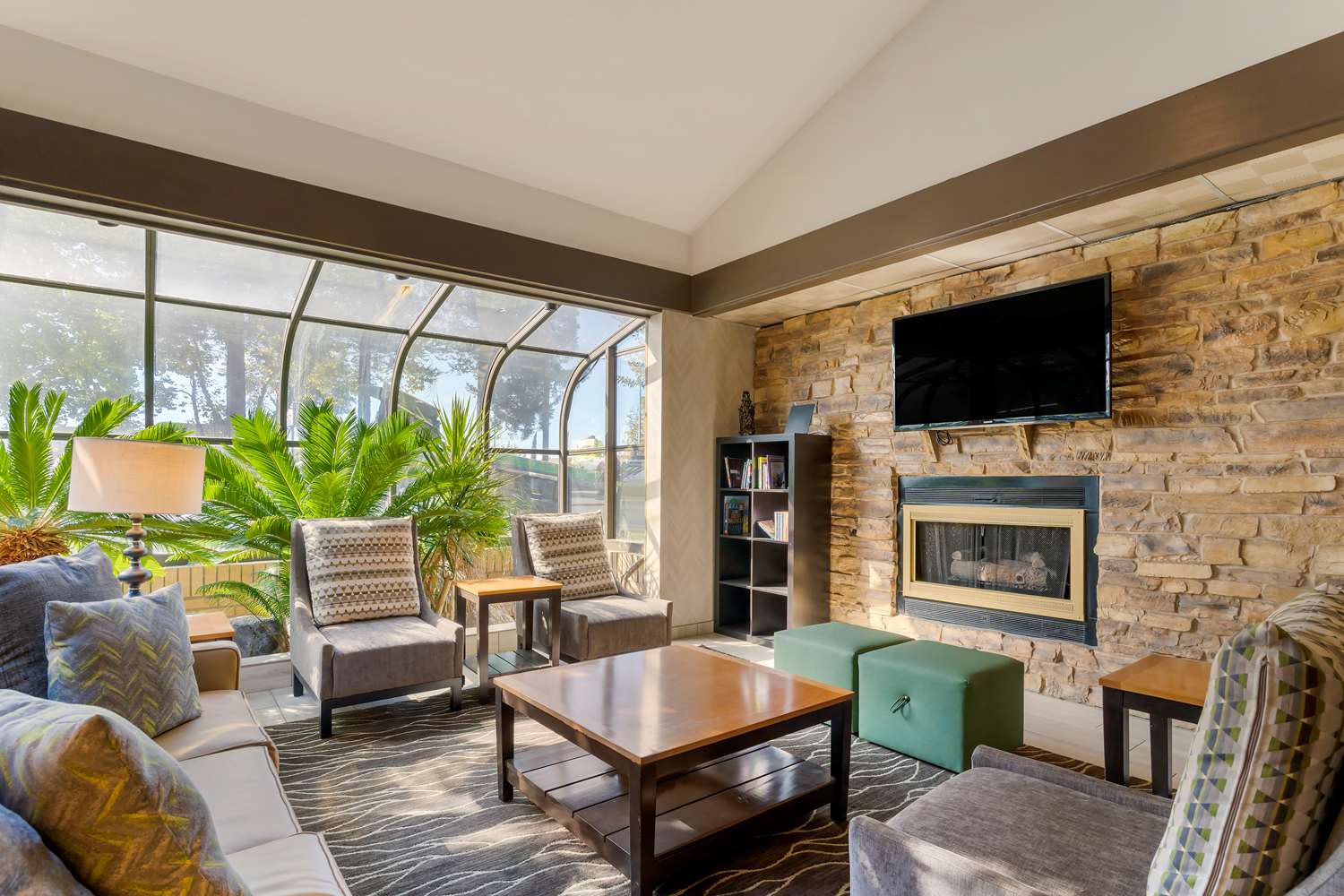 Best Western Plus Forest Park Inn 34/53