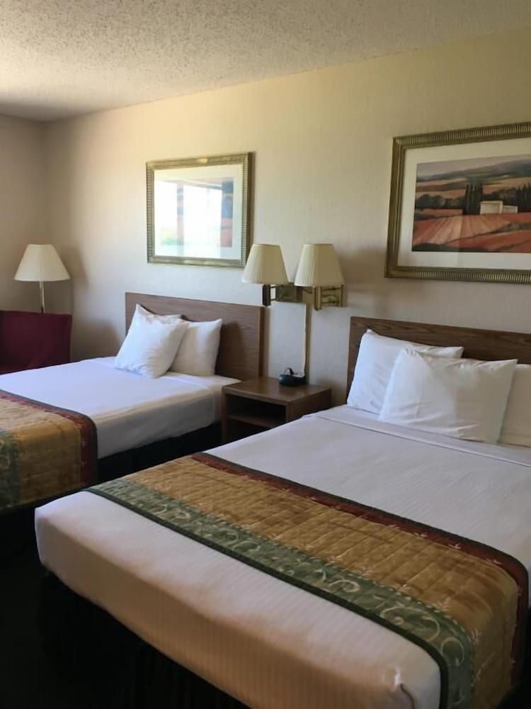 Americas Best Value Inn and Suites-Cassville/Roaring River 13/42