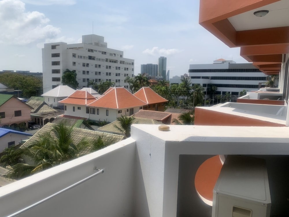 Jomtien Longstay Hotel 4/45