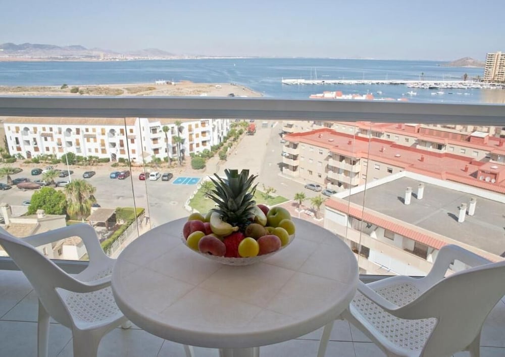 Gaviotas Hotel & Event Center 25/35