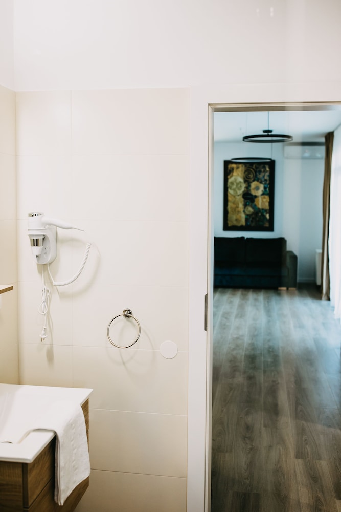 Gaudi Accommodation 7/32
