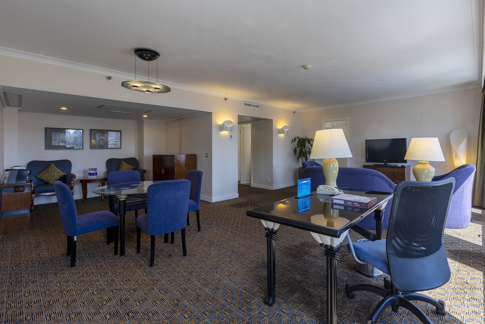 Grand Skylight Hotel Royal 32/34
