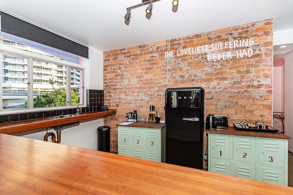 The Pink Hotel Coolangatta 6/50