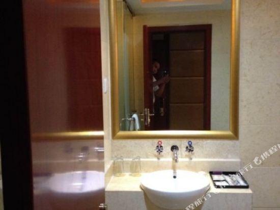 Jincheng Imperial Crown Hotel 33/35