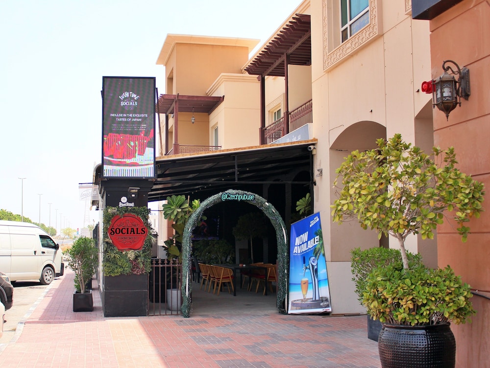 Mughal Suites 40/50