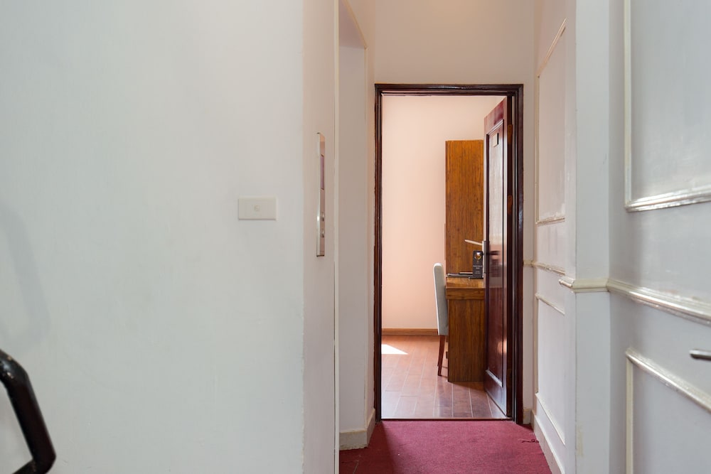 NT Elysian Hotel 12/76
