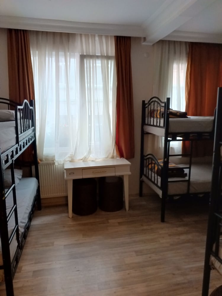 Avrasya Hostel 34/50