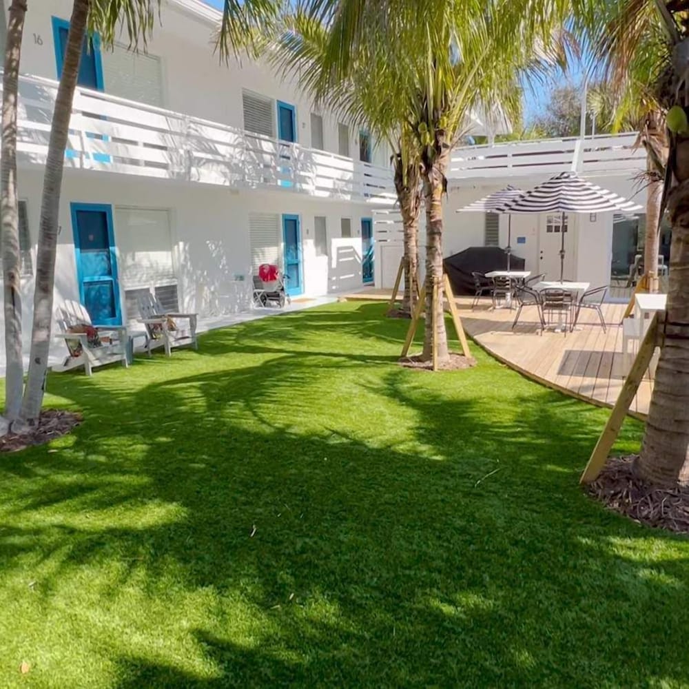 Seaspray Surf Lodge 52/56