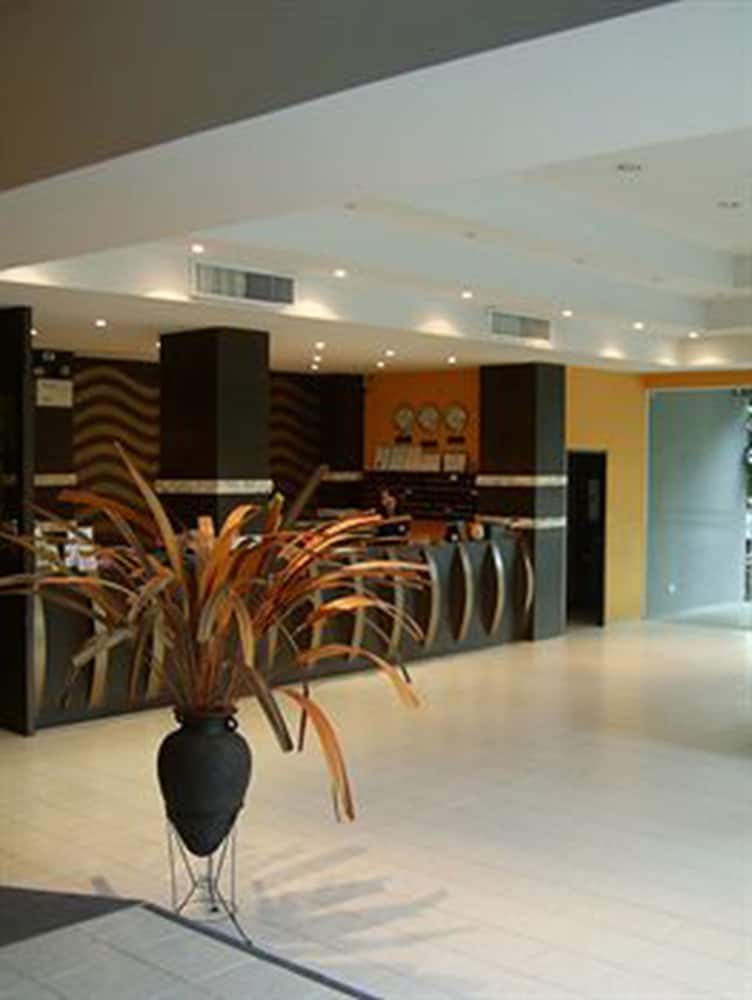 CROWN PATTAYA BEACH HOTEL 49/58