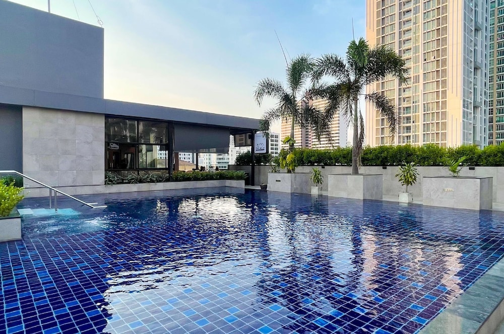 Eleven Bangkok Sukhumvit 11 by Kingston Hotels 71/73