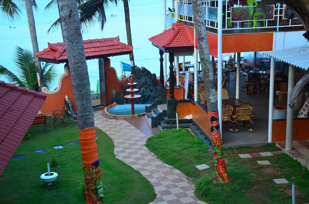 Black Beach Resort 23/32