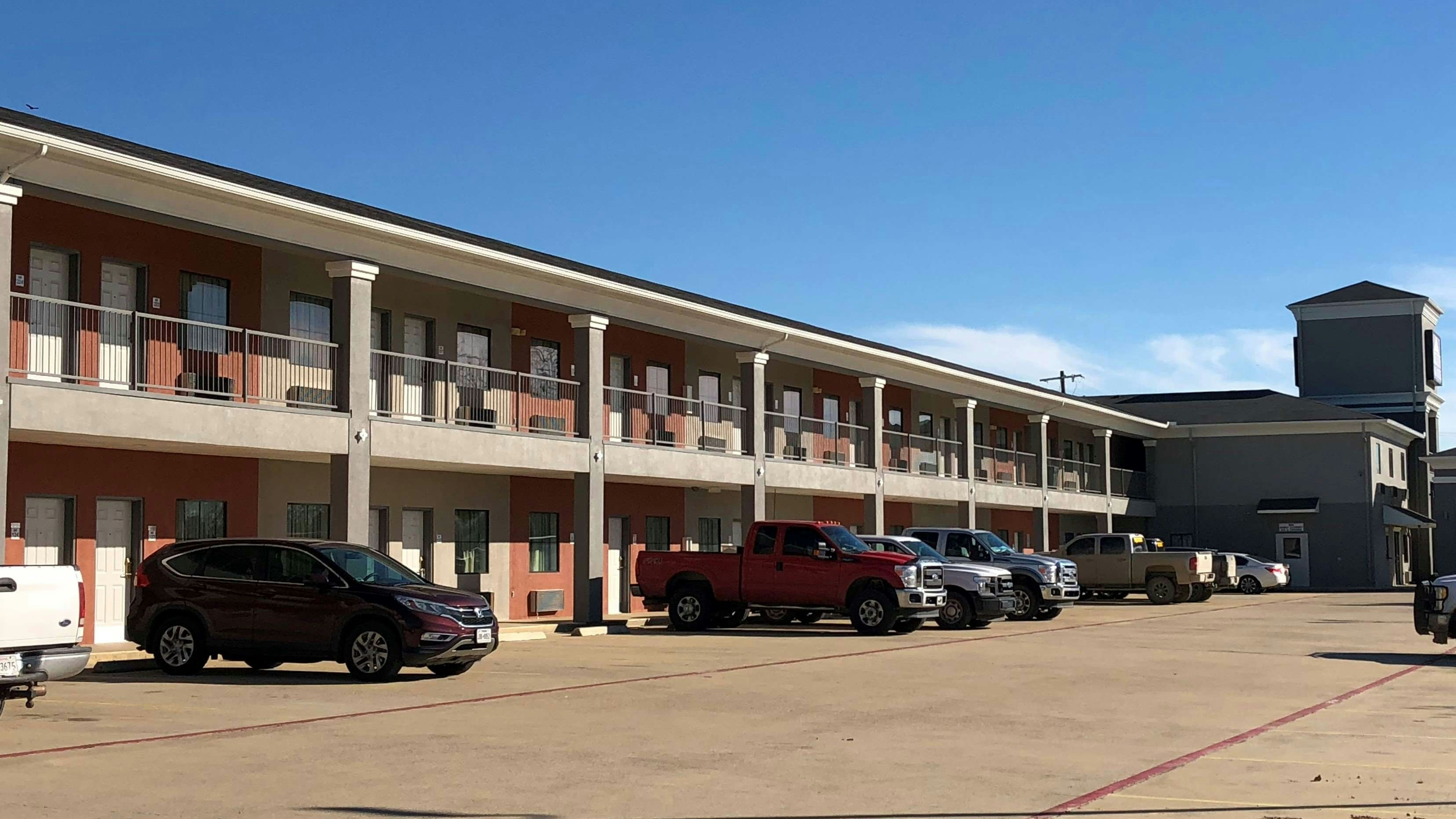 Executive Inn And Suites Joaquin 33/33