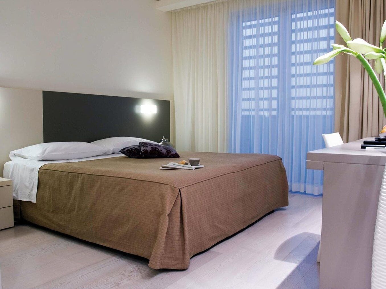 SUPERIOR, DOUBLE BED