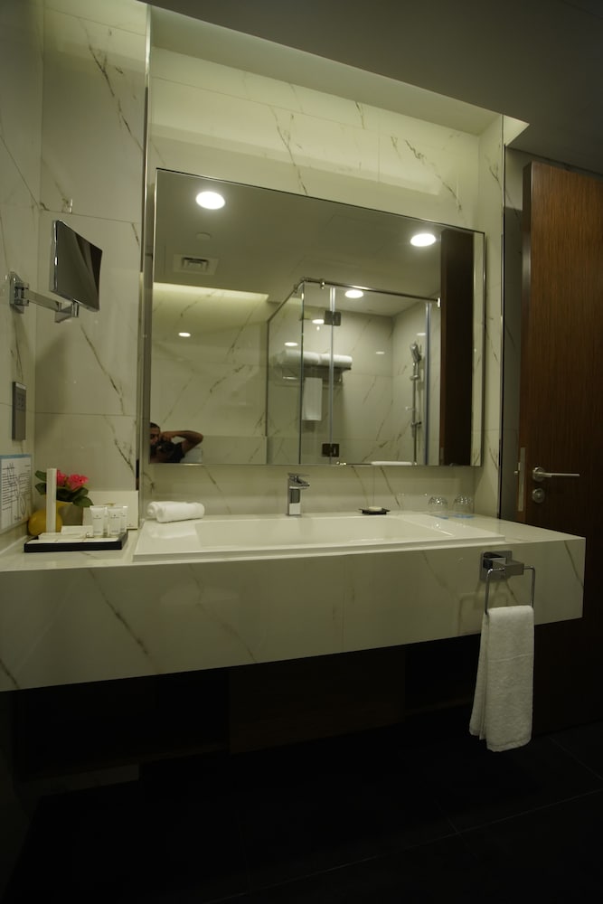 C - Hotel and Suites Doha 50/50