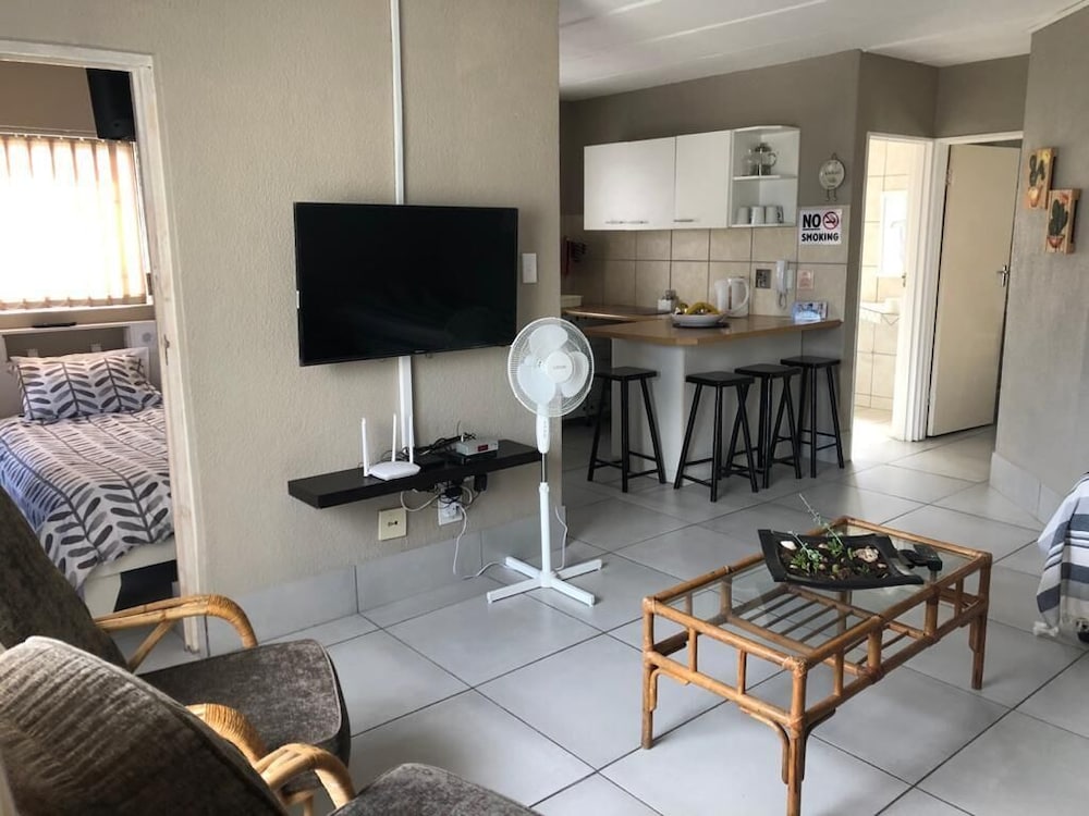 Amies Self-Catering Apartments 21/30