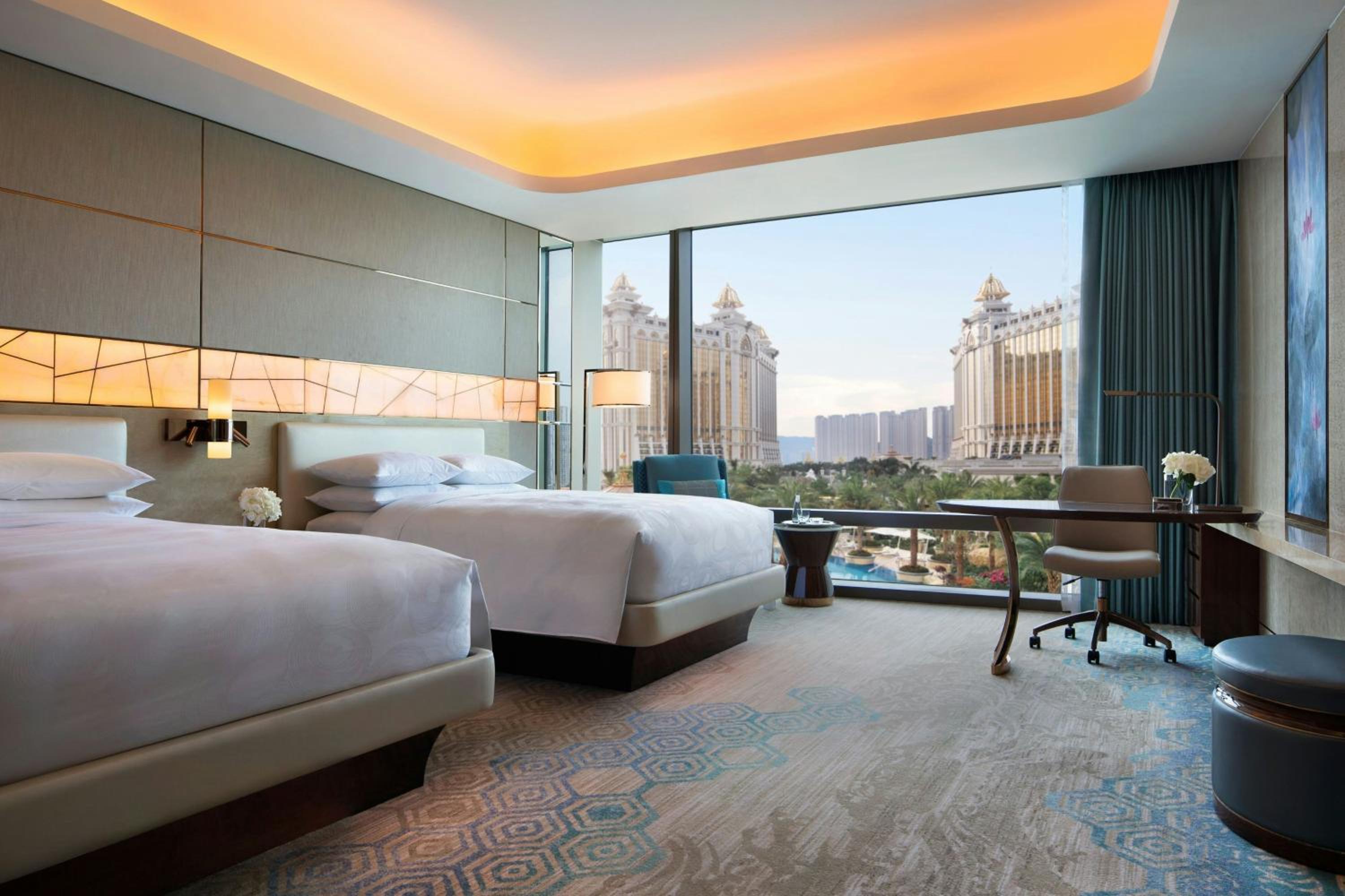 Premier, 2 Double Beds, Resort View